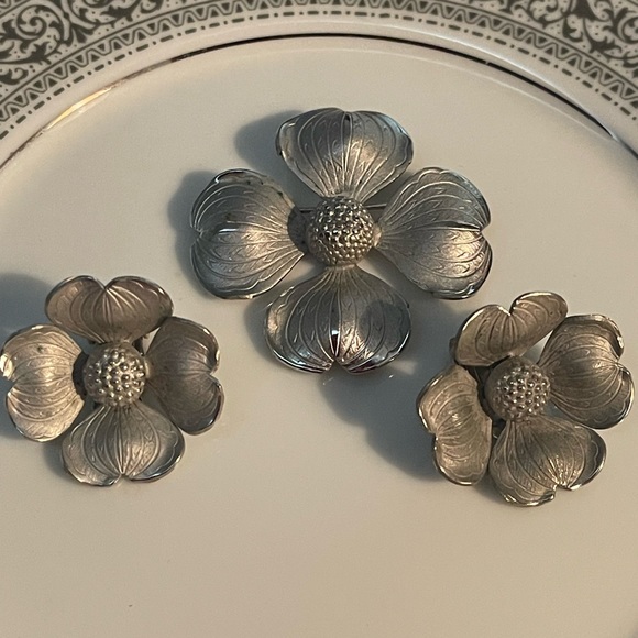 Vintage Dogwood Flower Pin and Clip on Earrings Set - Picture 1 of 2